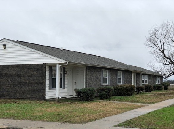 Cleveland Apartments in Hayti, MO - Building Photo