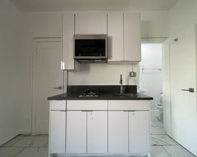 1617 Normandie Ave in Los Angeles, CA - Building Photo - Building Photo