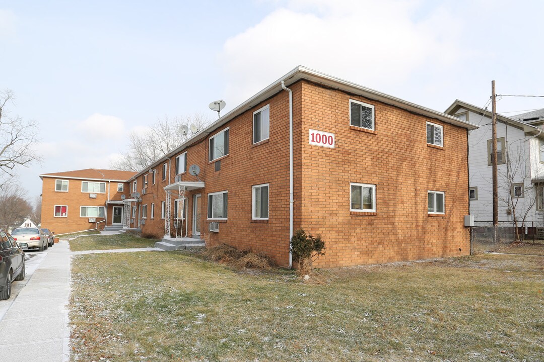 Ridgeway Villa in Rochester, NY - Building Photo