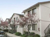 Plumwood Apartments in Sacramento, CA - Foto de edificio - Building Photo