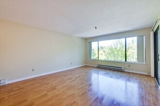 725 Mariposa Ave. in Mountain View, CA - Building Photo - Building Photo