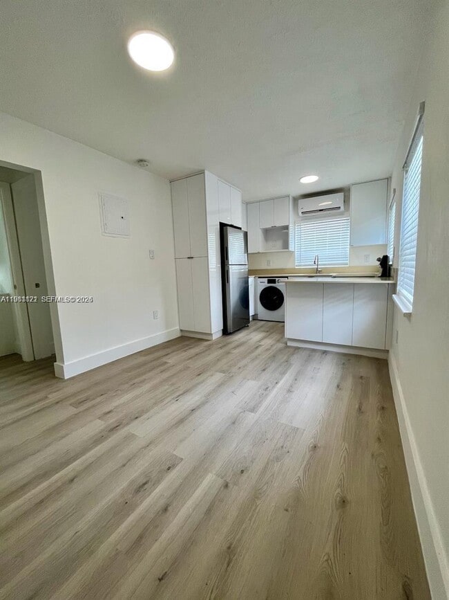 833 W 39th St in Miami Beach, FL - Building Photo - Building Photo