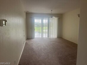 14510 Farrington Way in Ft. Myers, FL - Foto de edificio - Building Photo
