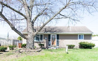 2373 Vale Dr in Dayton, OH - Building Photo