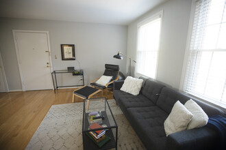 2732 Ordway St NW, Unit 3 in Washington, DC - Building Photo - Building Photo