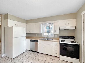 1008 12th Ave SE in Minneapolis, MN - Building Photo - Building Photo