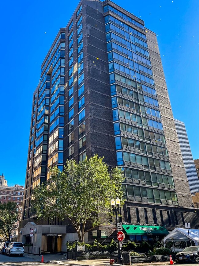property at 21 W Goethe St