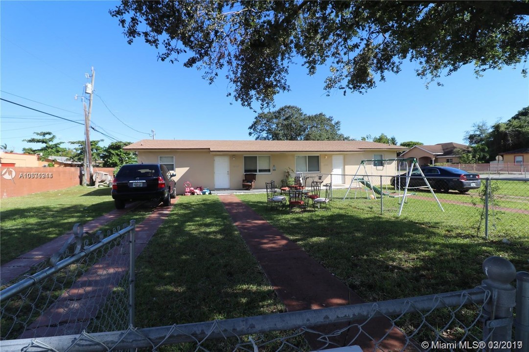 10203 NW 12th Ave in Miami, FL - Building Photo