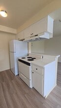 1001 E Stearns Ave, Unit 14 in La Habra, CA - Building Photo - Building Photo
