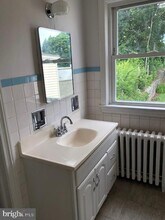 121 W Lancaster Ave in Downingtown, PA - Building Photo - Building Photo