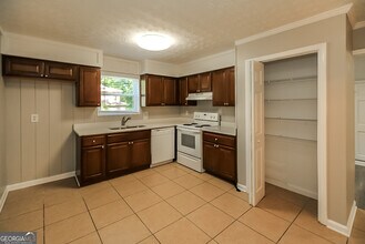 2745 Westford Ct SW in College Park, GA - Building Photo - Building Photo