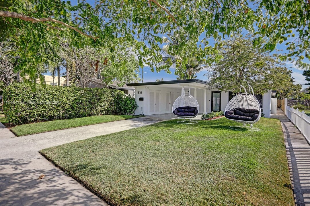 1610 Polk St-Unit -1 in Hollywood, FL - Building Photo