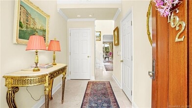 162 Regents Pk in Westport, CT - Building Photo - Building Photo