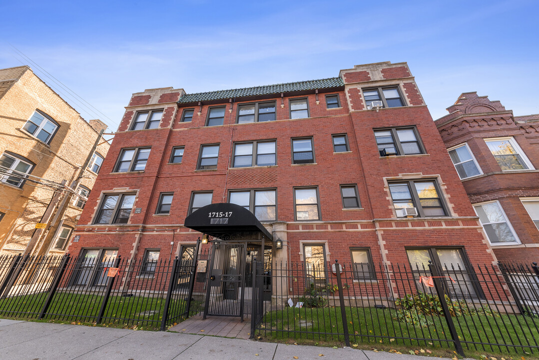 1721 W North Shore Ave, Unit 3A in Chicago, IL - Building Photo