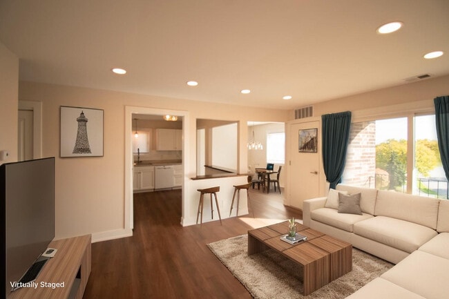 14949 Lake View Dr in Orland Park, IL - Building Photo - Building Photo