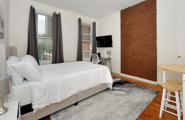 7 E 91st St in New York, NY - Building Photo - Building Photo