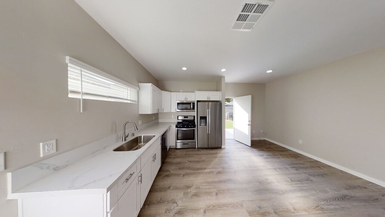 4923 63rd St in San Diego, CA - Building Photo