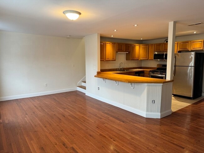 15 Hamilton St in Southbridge, MA - Building Photo - Building Photo