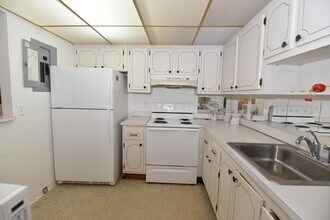 715 Saxony Pl in Delray Beach, FL - Building Photo - Building Photo