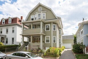 39 Thurston St, Unit 3 in Somerville, MA - Building Photo