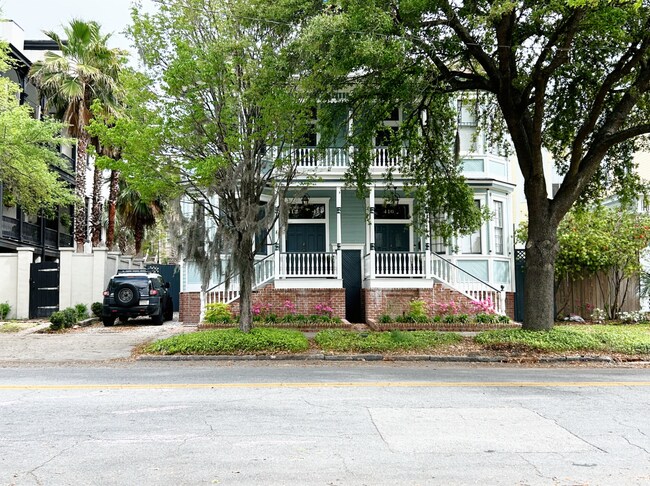 412 E Gwinnett St, Unit 412 E Gwinnett St. in Savannah, GA - Foto de edificio - Building Photo