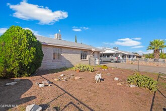 5017 Sierra Madre Dr in El Paso, TX - Building Photo - Building Photo
