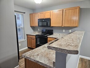 11201 Spring Creek Ln in O'Fallon, MO - Building Photo - Building Photo