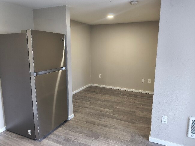 9035 SE Division St in Portland, OR - Building Photo - Building Photo