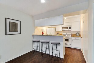 Manning Avenue in Los Angeles, CA - Building Photo