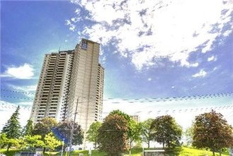 San Romanoway Apartments in Toronto, ON - Building Photo - Building Photo