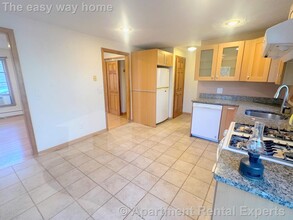 201 Sherman St, Unit #A in Cambridge, MA - Building Photo - Building Photo