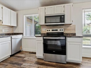 1376 Greenfield Ave in Murray, UT - Foto de edificio - Building Photo