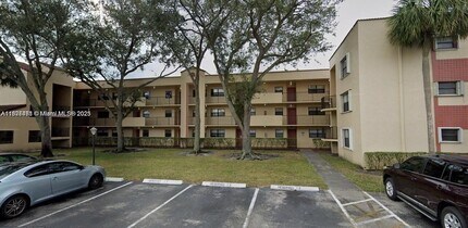 3199 Foxcroft Rd, Unit 113 in Miramar, FL - Building Photo - Building Photo