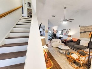 1015 E Yager Ln in Austin, TX - Building Photo - Building Photo