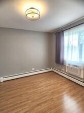 10373 Dearlove Rd in Glenview, IL - Building Photo - Building Photo