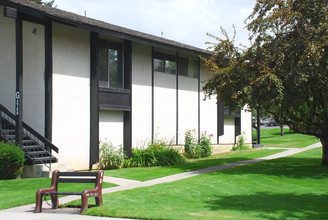 55+Senior Community - Lincoln Heights Terrace in Spokane, WA - Foto de edificio - Building Photo