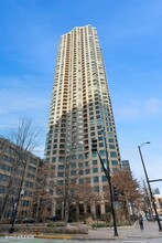 400 N La Salle Dr, Unit 4006 in Chicago, IL - Foto de edificio - Building Photo