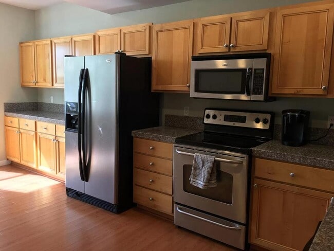 475 SE 35th St in Newport, OR - Building Photo - Building Photo