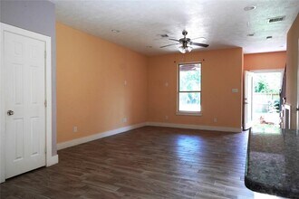 5829 Hartwick Rd in Houston, TX - Building Photo - Building Photo