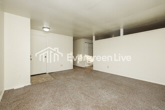 7320 Kirkview Dr in Dayton, OH - Building Photo - Building Photo