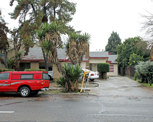 115-121 N O St in Tulare, CA - Building Photo - Building Photo