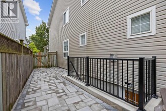 1230 Oakhill Ave in Oshawa, ON - Building Photo - Building Photo