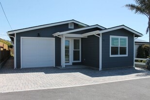 70 7th St in Cayucos, CA - Building Photo