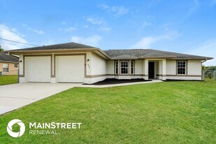 826 Adeline Ave in Lehigh Acres, FL - Building Photo