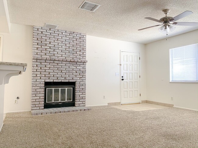 940 W Graaf Ave in Ridgecrest, CA - Building Photo - Building Photo