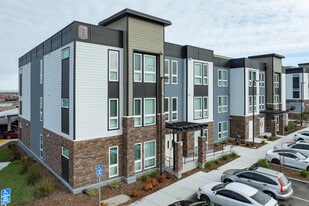 Lemos Pointe in American Canyon, CA - Building Photo