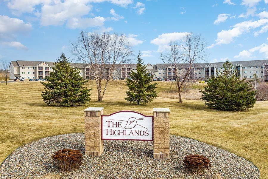 THE HIGHLANDS in St. Cloud, MN - Building Photo