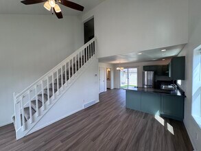 629 E Pine St in New London, WI - Building Photo - Building Photo