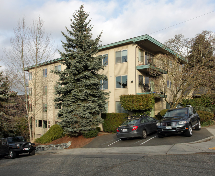 Penn House Apartments in Seattle, WA - Building Photo