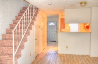 10500 Lake June Rd in Dallas, TX - Building Photo - Building Photo
